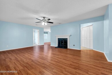621 Waters Edge Dr unit 21, Toms River, NJ 08753 - photo 5