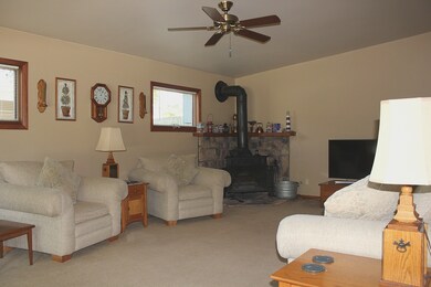 18739 Henry St, Lansing, IL 60438 - photo 3