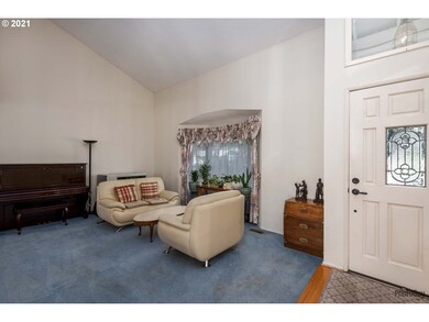 1829 Russet Dr, Eugene, OR 97401 - photo 5