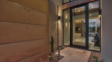 006_ENTRYWAY