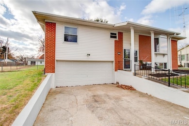 321 Mercury Dr, Godfrey, IL 62035 - photo 4