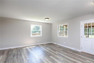 142 Northmont Dr, Statesville, NC 28625 - photo 5