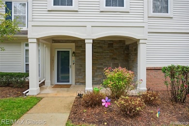 16211 Addington Dr unit 192, Commerce Township, MI 48390 - photo 2