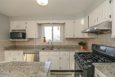 603 Weston Rd, Manchester, NH 03103 - photo 5