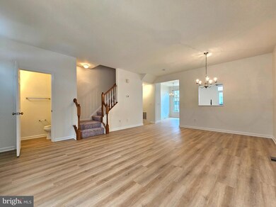15330 Elizabeth Burbage Loop, Woodbridge, VA 22191 - photo 4