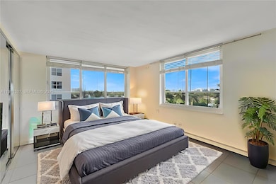 Carriage Club North unit 608, Miami Beach, FL 33140 - photo 2