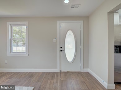 5718 Janice Ln, Temple Hills, MD 20748 - photo 5