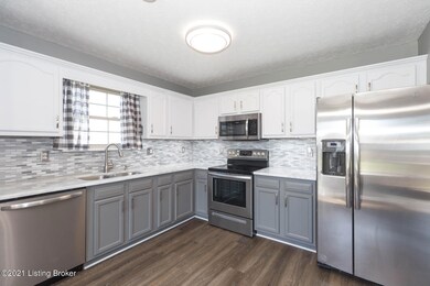 135 Aulbern Dr E unit East, Mount Washington, KY 40047 - photo 6