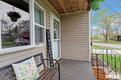 506 W Walnut St, Gillespie, IL 62033 - photo 4