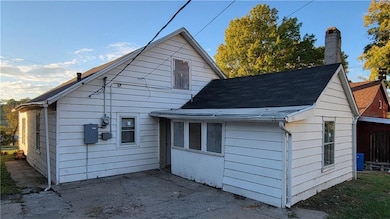 711 N 4th St, Saint Joseph, MO 64501 - photo 4