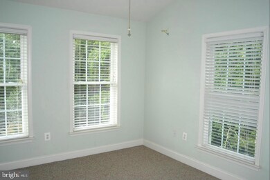 9990 Cyrandall Dr, Oakton, VA 22124 - photo 7