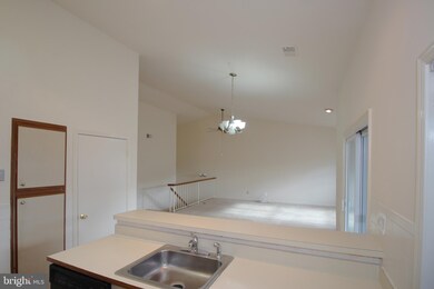 12893 Grays Pointe Rd unit C, Fairfax, VA 22033 - photo 6