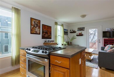 Open living room & kitchen, perfect...