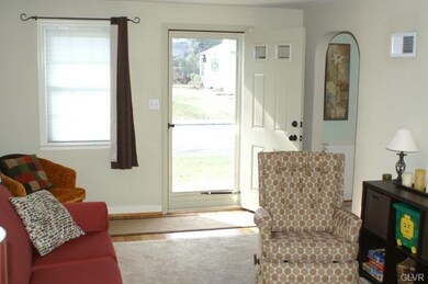 441 Robin Rd, Allentown, PA 18104 - photo 2