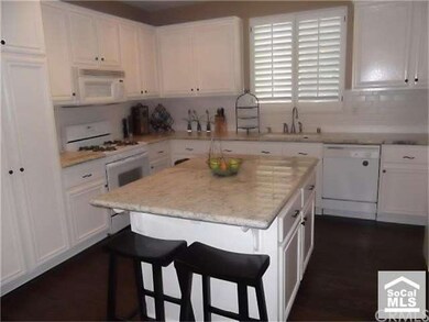 KITCHEN WITH CENTER ISLAND