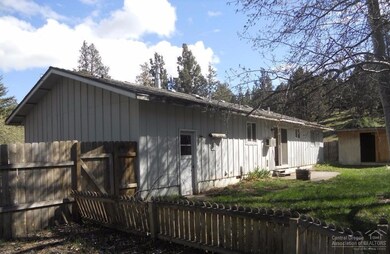 2129 NE Edgewood St, Bend, OR 97701 - photo 3