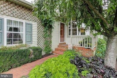 261 W Fulton St, New Holland, PA 17557 - photo 6