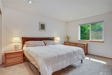 2417 NE 180th Ct, Shoreline, WA 98155 - photo 6