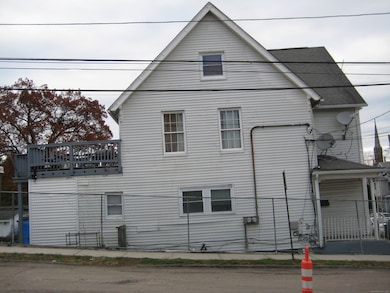 90 Tom Thumb St, Bridgeport, CT 06606 - photo 2