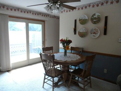 290 Meadow Dr, Circleville, OH 43113 - photo 5