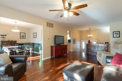 6112 Oak Hill Dr, Sykesville, MD 21784 - photo 6