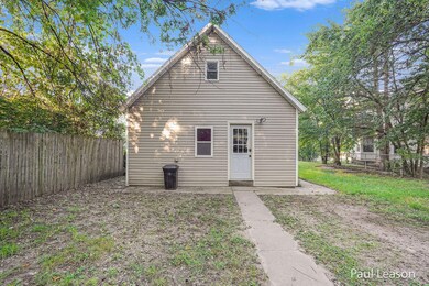 926 Lafayette