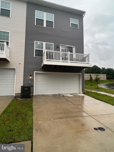 9942 Vista Pointe Dr, Springdale, MD 20774 - photo 2