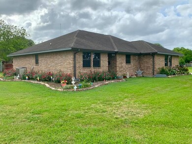 101 Ronald Ave, Bay City, TX 77414 - photo 5