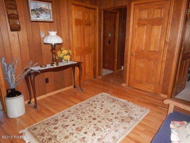 137 Basswood Dr, Hawley, PA 18428 - photo 3