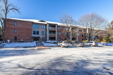 300 Candlewood Park unit 336, Nashua, NH 03062 - photo 3