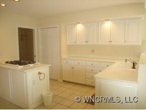 Spacious Kitchen