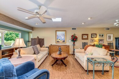 10536 W Mission Ln, Sun City, AZ 85351 - photo 6