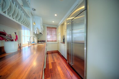 (7) 1121 Southard St-6