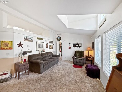 98522 Camellia Dr, Brookings, OR 97415 - photo 4