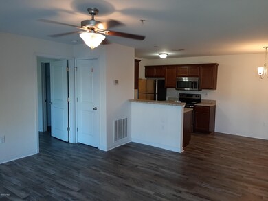 4429108livingkitchen