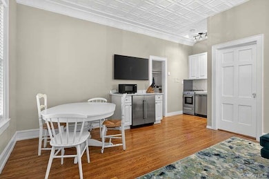 105 7th St unit 10, Garden City, NY 11530 - photo 5