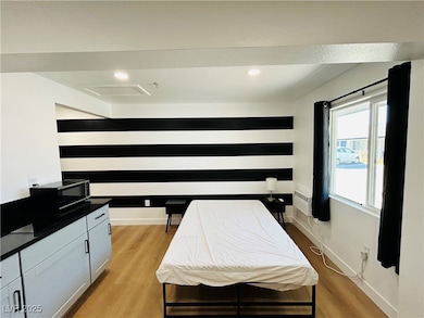 1418 S 3rd St, Las Vegas, NV 89104 - photo 2