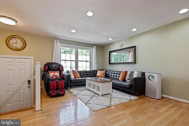 13844 Laura Ratcliff Ct, Centreville, VA 20121 - photo 4