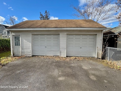 33 Pomona St, Kingston, PA 18704 - photo 4