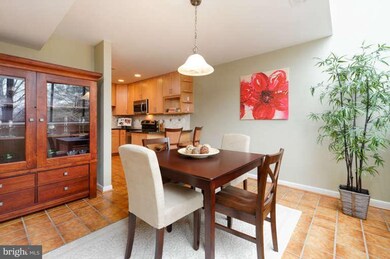 10997 Thrush Ridge Rd, Reston, VA 20191 - photo 3