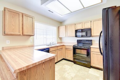 06 - Kitchen