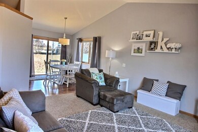 525 Ash St, Oregon, WI 53575 - photo 6