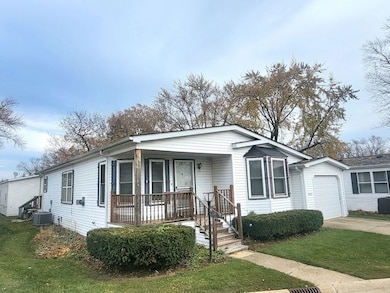 1059 Bayside Rd unit 225, Elgin, IL 60123 - photo 3