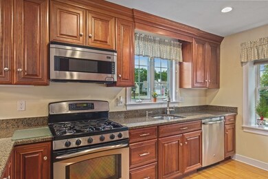 161 Sandtrap Cir, South Weymouth, MA 02190 - photo 5