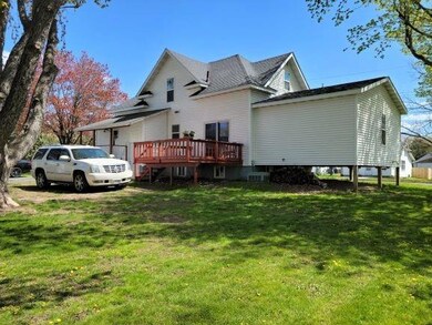 121 Maple St N, Turtle Lake, WI 54889 - photo 4