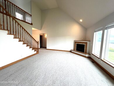 Griffin Family room 2