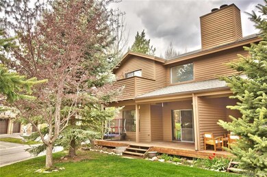 4 bedroom, 3.5 bath, Private Patio, Pets