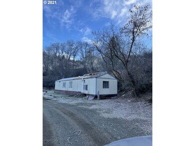 213 Washington St, Canyon City, OR 97820 - photo 2