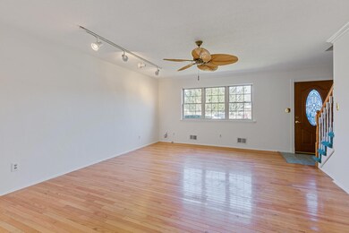 642 Denise Ct Brick Township-large-011-0