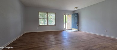 13606 Saddlecreek Dr, Louisville, KY 40245 - photo 5